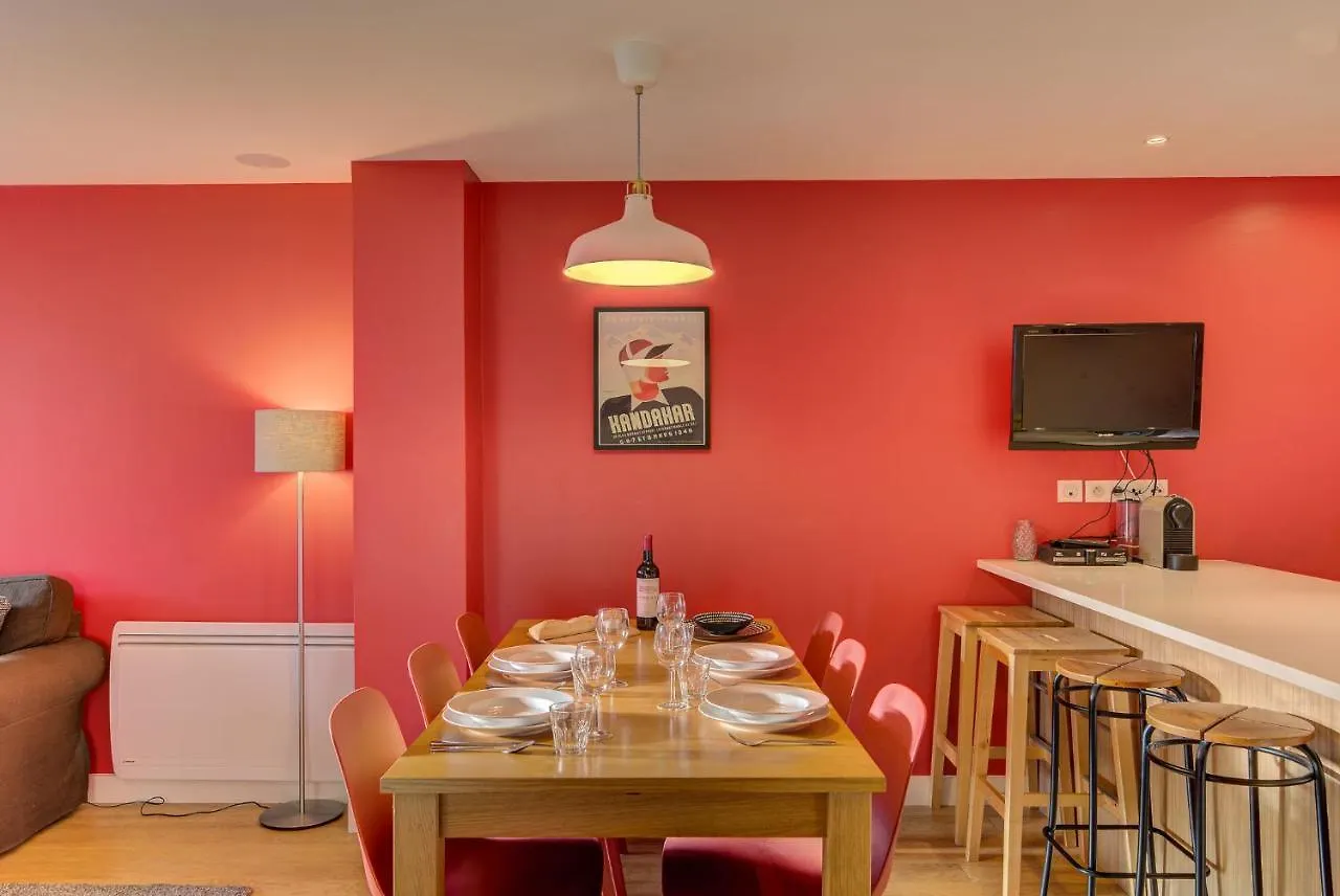 Biolay 2 - Alpes Travel - Central Chamonix - Sleeps 4-6