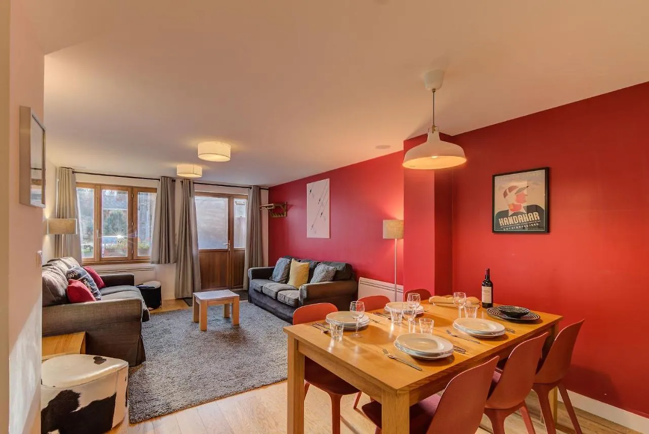 Biolay 2 - Alpes Travel - Central Chamonix - Sleeps 4-6 0*,