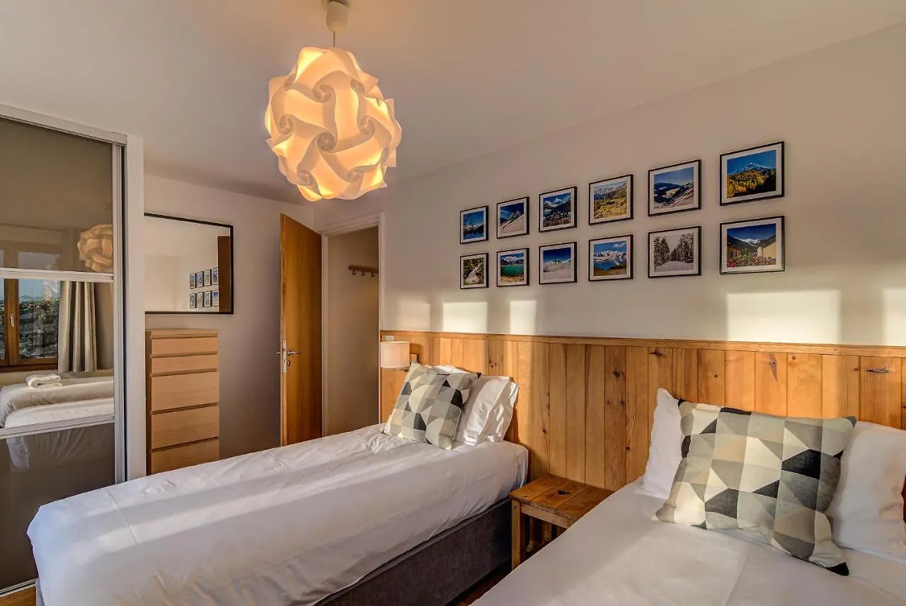 Apartment Biolay 2 - Alpes Travel - Central Chamonix - Sleeps 4-6