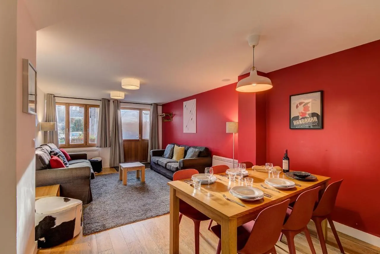 Apartment Biolay 2 - Alpes Travel - Central Chamonix - Sleeps 4-6 France