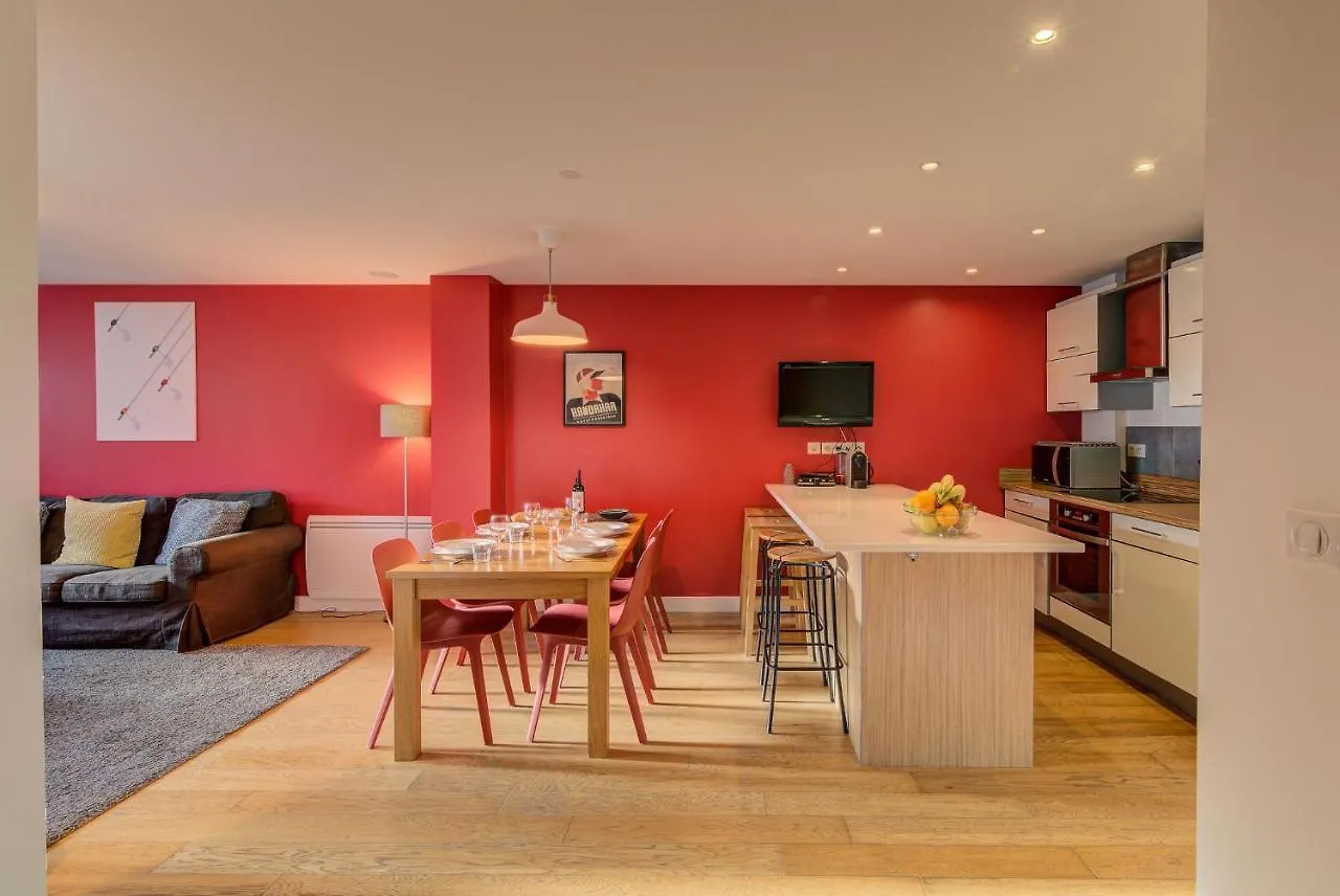 Apartment Biolay 2 - Alpes Travel - Central Chamonix - Sleeps 4-6