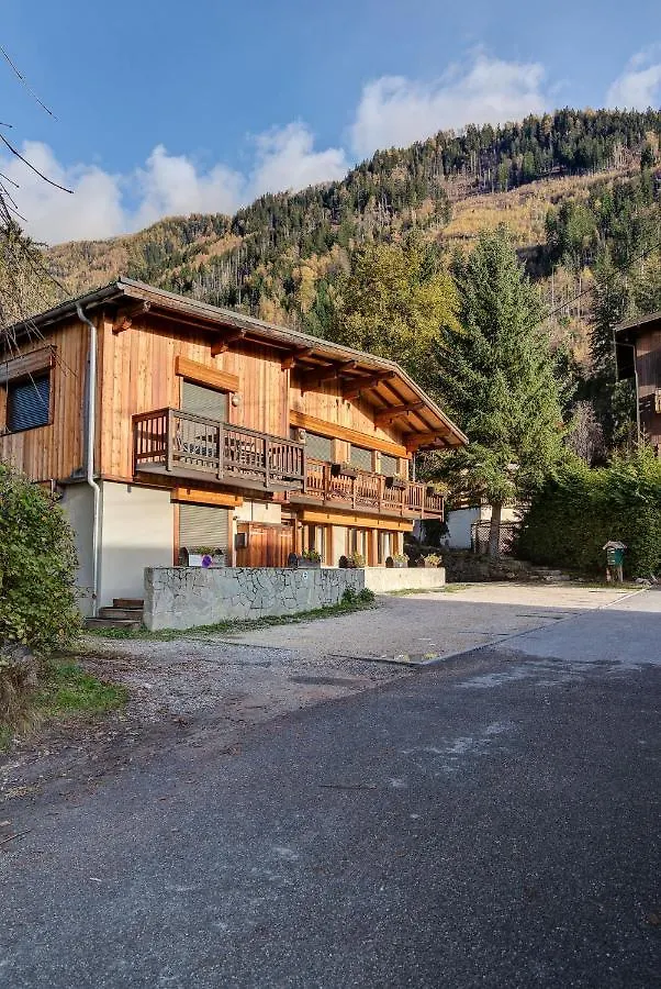 Biolay 2 - Alpes Travel - Central Chamonix - Sleeps 4-6