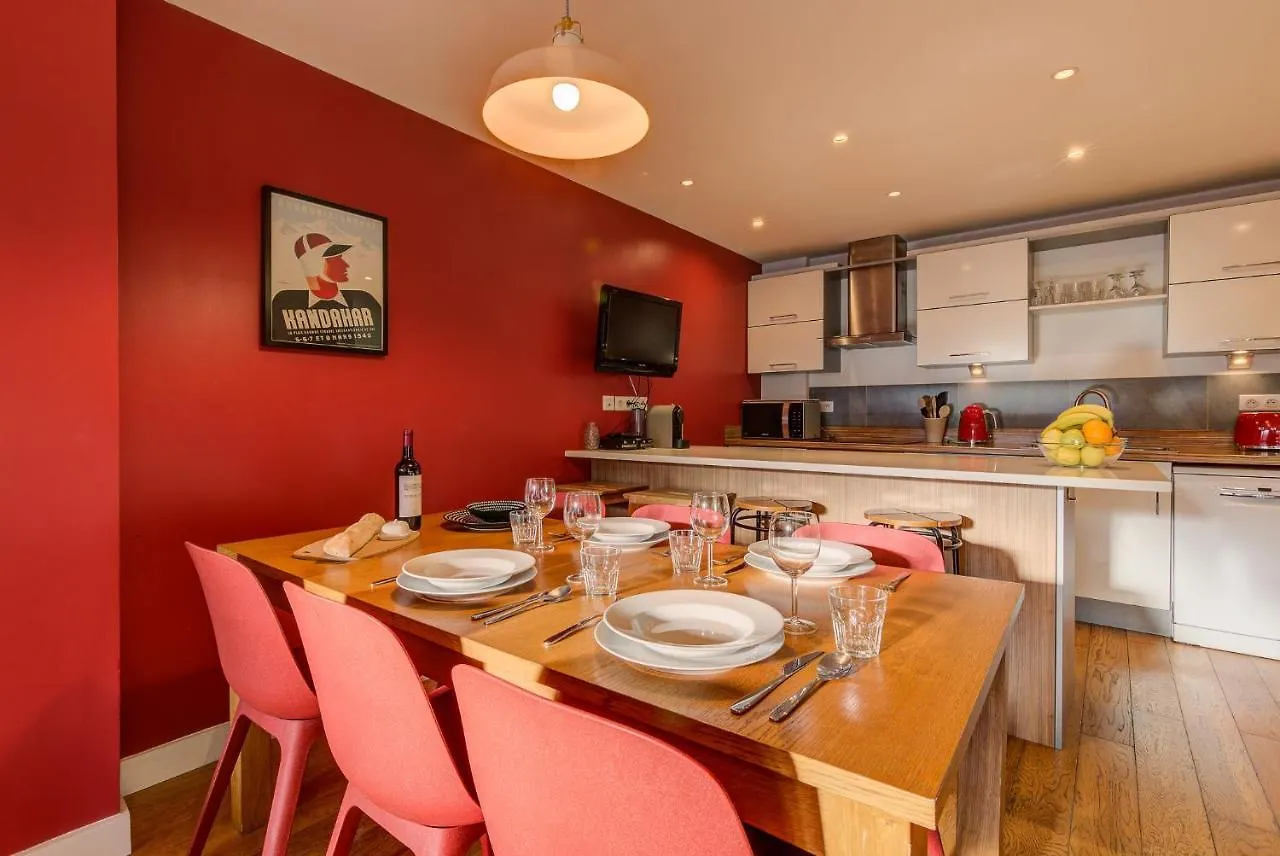 Apartment Biolay 2 - Alpes Travel - Central Chamonix - Sleeps 4-6