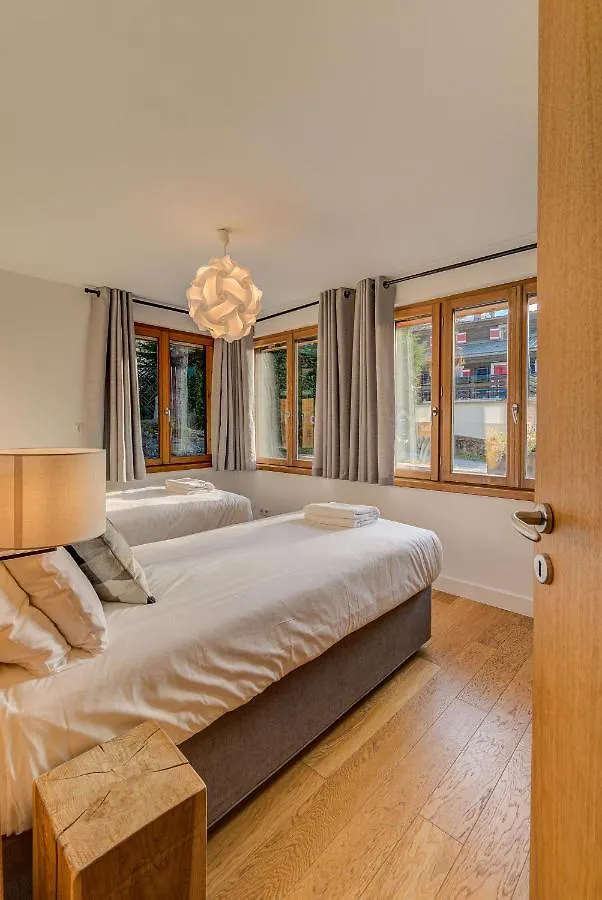 Biolay 2 - Alpes Travel - Central Chamonix - Sleeps 4-6 Apartment