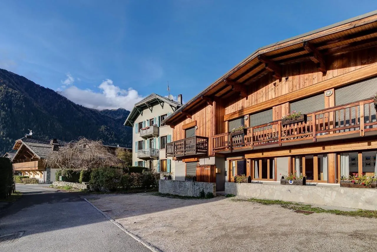 Biolay 2 - Alpes Travel - Central Chamonix - Sleeps 4-6 France